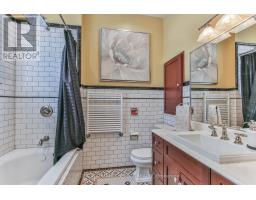 272 HURON STREET - 21
