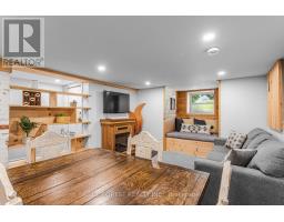 295 BULLER STREET - 35