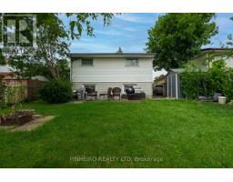 15 VILLENEUVE CRESCENT - 12