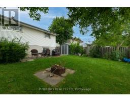 15 VILLENEUVE CRESCENT - 13