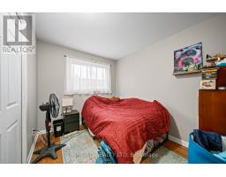 15 VILLENEUVE CRESCENT - 27