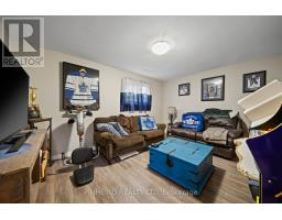 15 VILLENEUVE CRESCENT - 31