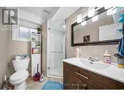 15 VILLENEUVE CRESCENT - 34