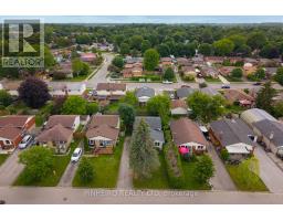 15 VILLENEUVE CRESCENT - 5