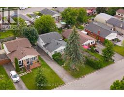 15 VILLENEUVE CRESCENT - 6