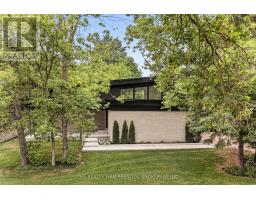 152 ST ANDREW STREET N - 1