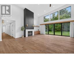 152 ST ANDREW STREET N - 19