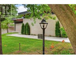 152 ST ANDREW STREET N - 2