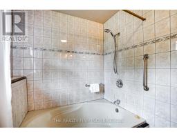 925 MAITLAND STREET - 21