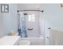 15 CONFEDERATION DRIVE - 17