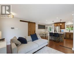 9 STRATHCONA DRIVE - 9