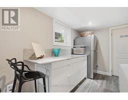 647 PICCADILLY STREET - 32