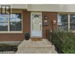 96 - 51 SHOLTO DRIVE - 3