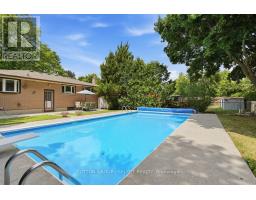 107 APONI CRESCENT - 40