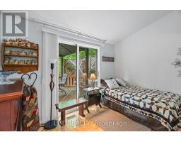 8452 DEFORE DRIVE - 17