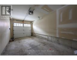 3 - 1850 BEAVERBROOK AVENUE - 28