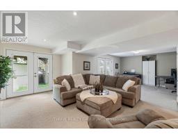 1571 BLACKMAPLE CRESCENT - 32
