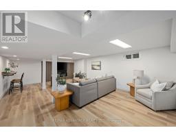 12 SPENCER CRESCENT - 29