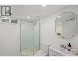 12 SPENCER CRESCENT - 31