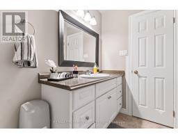 423 EVERGLADE CRESCENT - 23
