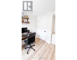 6 EVYLEAN COURT - 33