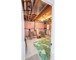 6 EVYLEAN COURT - 35