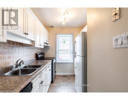 60 - 44 HOMESTEAD CRESCENT - 6