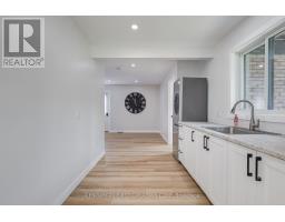 123 HILLSMOUNT CRESCENT - 22