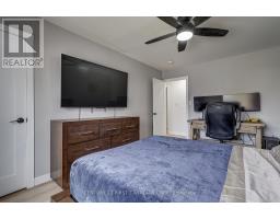 123 HILLSMOUNT CRESCENT - 35