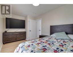 123 HILLSMOUNT CRESCENT - 37