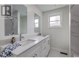 123 HILLSMOUNT CRESCENT - 40