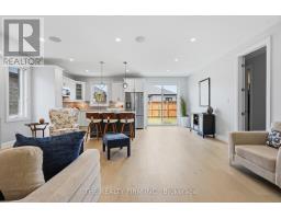 8 - 383 DAVENTRY WAY - 10