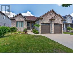 8 WILLARD CRESCENT - 1