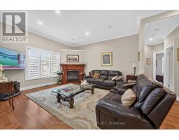 8 WILLARD CRESCENT - 13