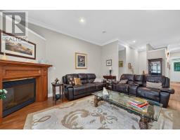 8 WILLARD CRESCENT - 14