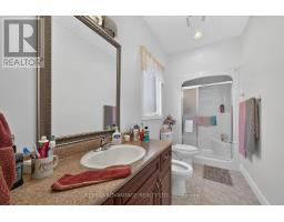 8 WILLARD CRESCENT - 20