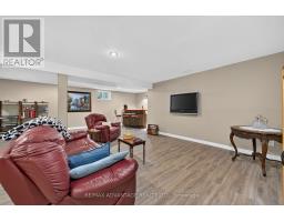 8 WILLARD CRESCENT - 25