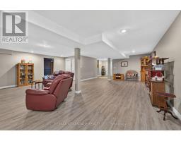 8 WILLARD CRESCENT - 27