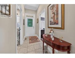 8 WILLARD CRESCENT - 3