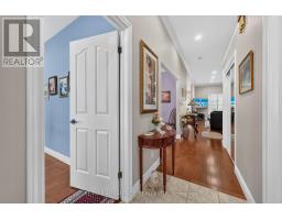 8 WILLARD CRESCENT - 4