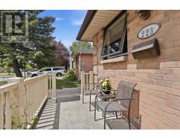 223 ARDSLEY CRESCENT - 4