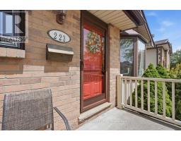 223 ARDSLEY CRESCENT - 5