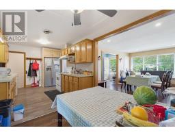 478 COOMBS AVENUE - 12
