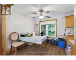 478 COOMBS AVENUE - 16