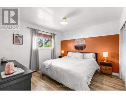 86 HAWKESBURY AVENUE - 16