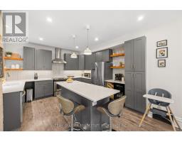 152 WONHAM STREET S - 15