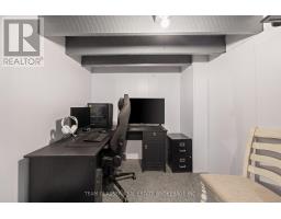 152 WONHAM STREET S - 32