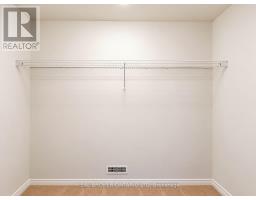 52 - 1054 OAKCROSSING GATE - 15