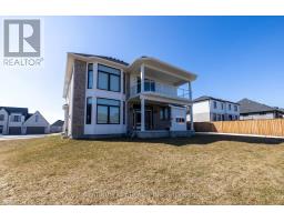 7 EDGEVIEW CRESCENT - 40