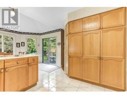 462 AMBLESIDE DRIVE - 13